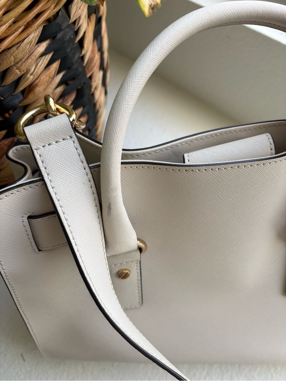 Michael Kors cream white Saffiano Satchel with Gold Hardware shoulder bag - Picture 5 of 8
